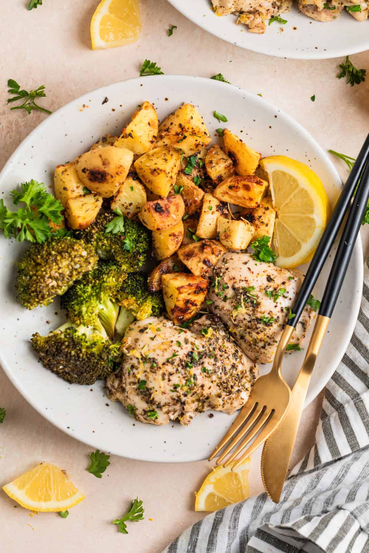 Pan Seared Chicken breast with Broccoli and potatoes